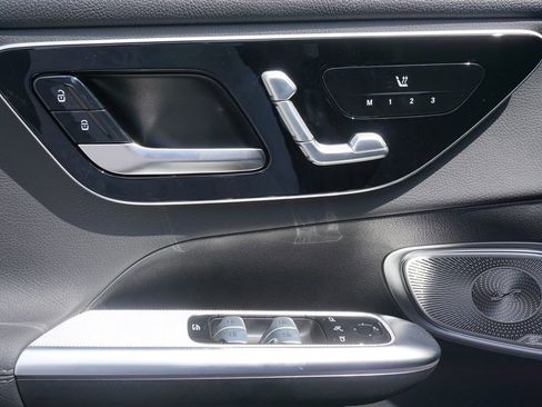 Certified 2025 Mercedes-Benz GLC 300 4MATIC image 22