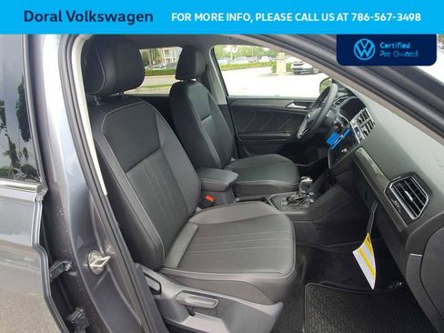 Certified 2023 Volkswagen Tiguan SE FWD image 31