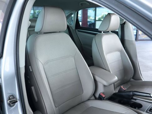 Used 2017 Volkswagen Passat 1.8T R-Line FWD image 37