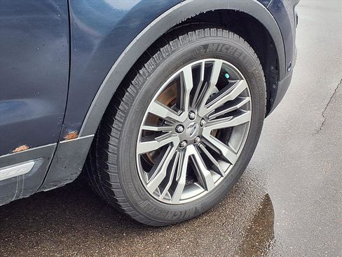 Used 2016 Ford Explorer Platinum image 29