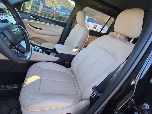 New 2025 Jeep Grand Cherokee L Limited w/ Luxury Tech Group II AWD/4WD image 23