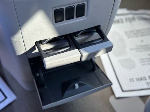 Used 2016 Nissan Quest SV image 21