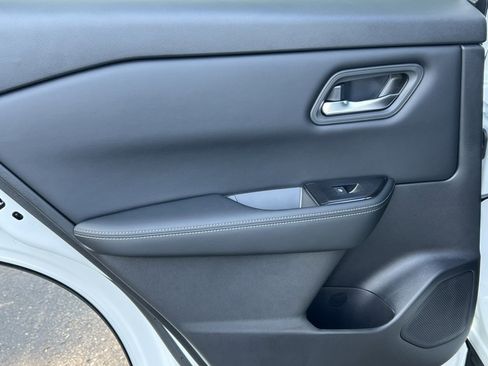 Certified 2026 Nissan Rogue SV image 30