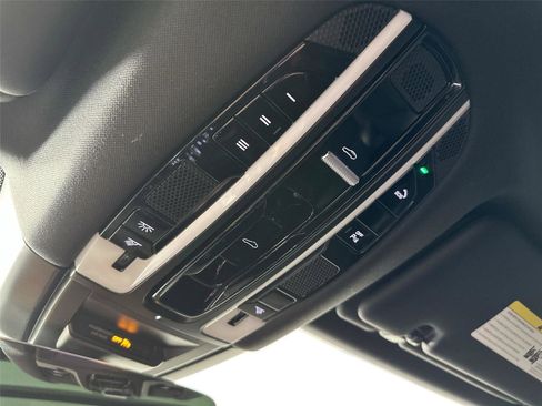 Certified 2023 Porsche Cayenne AWD/4WD image 25