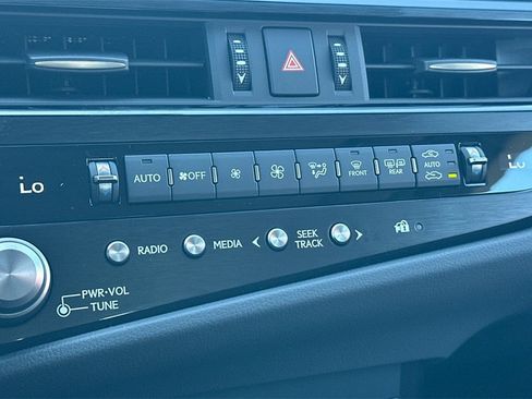 New 2025 Lexus ES 350 image 19