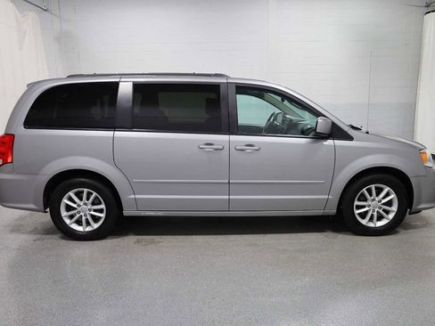 Used 2016 Dodge Grand Caravan SXT image 10