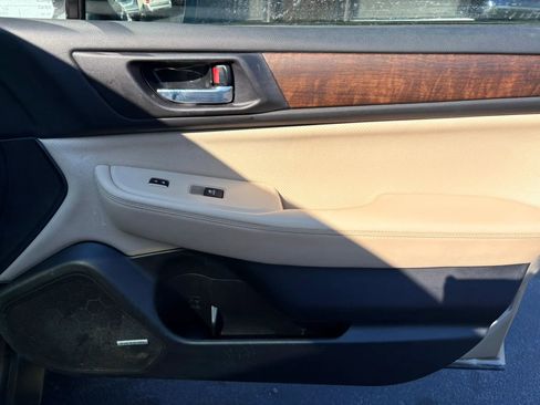 Used 2016 Subaru Outback 2.5i Limited AWD/4WD image 20