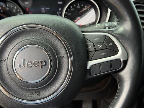 Used 2021 Jeep Compass Latitude FWD image 16