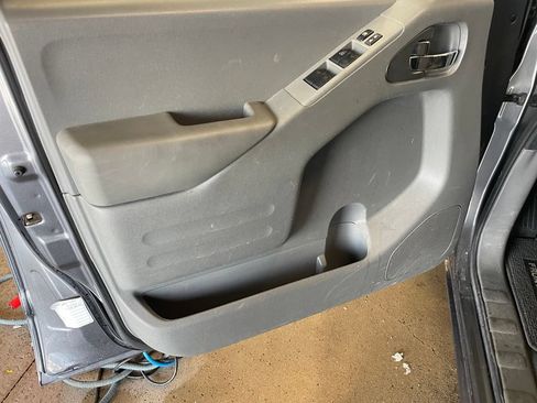 Used 2021 Nissan Frontier SV RWD image 9