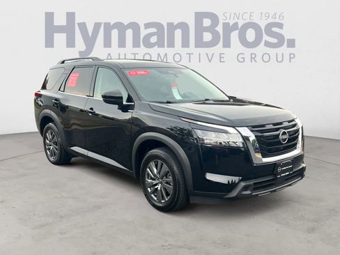 Certified 2022 Nissan Pathfinder SV w/ Cargo Package image 1