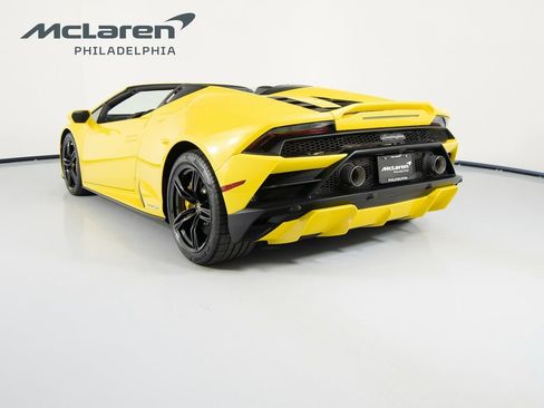 Used 2022 Lamborghini Huracan EVO image 8
