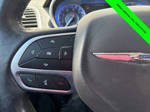 Used 2018 Chrysler 300 Touring L AWD/4WD image 17