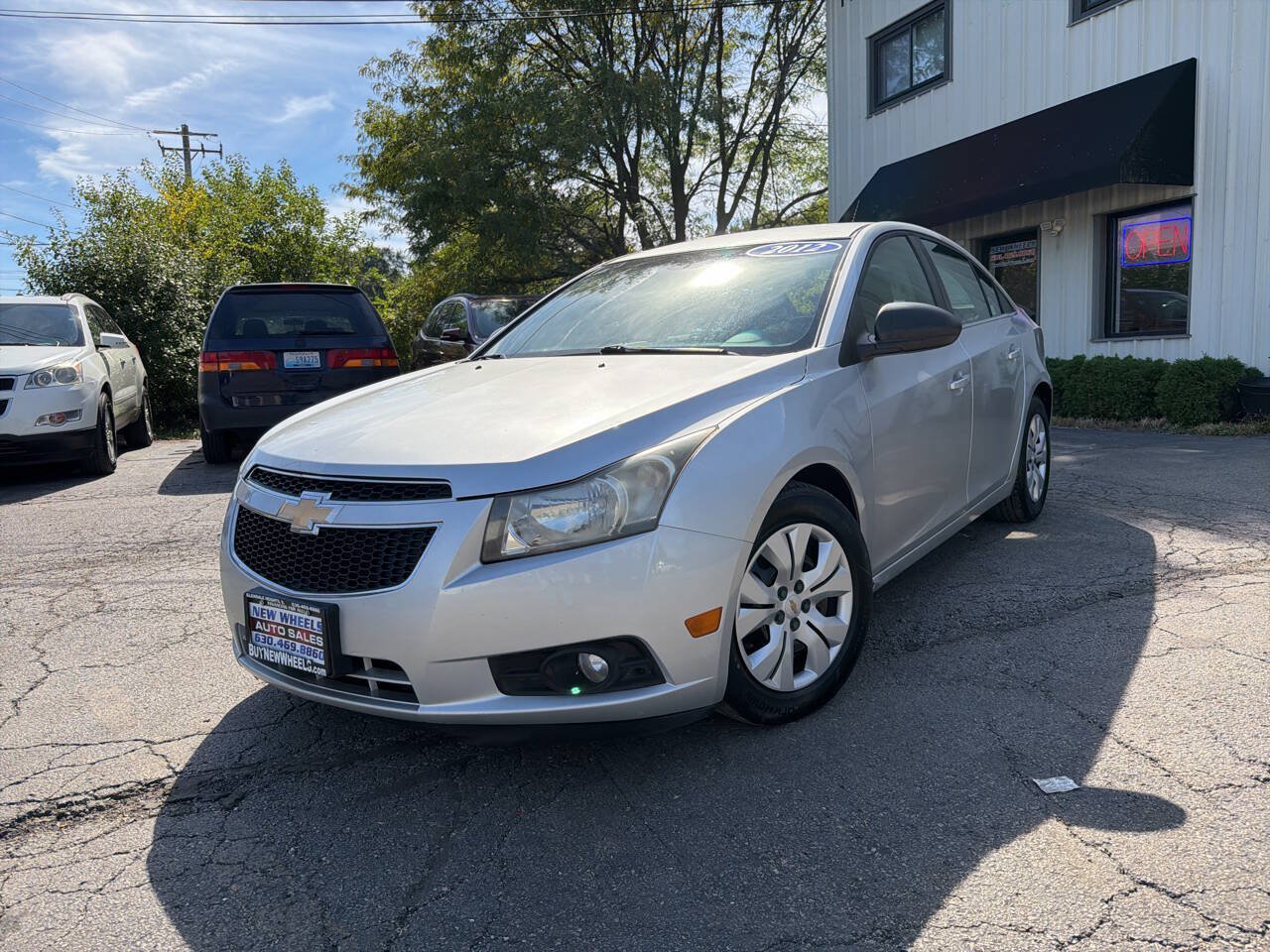 Used 2012 Chevrolet Cruze LS w/ Connectivity Package FWD image 1