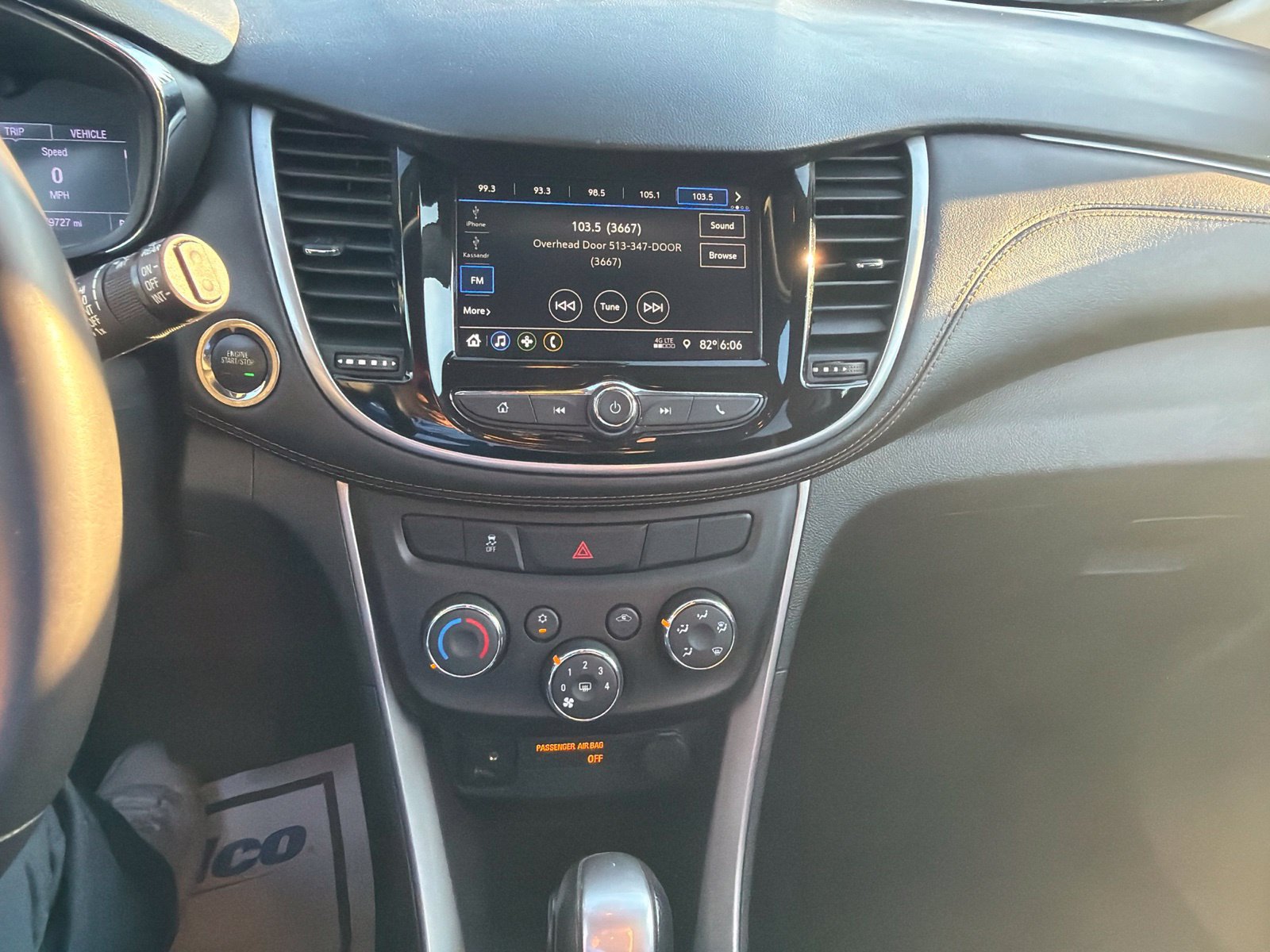 Used 2019 Chevrolet Trax LT w/ LT Convenience Package FWD image 11