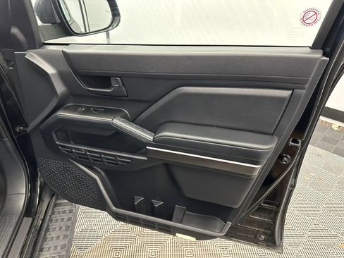 Used 2025 Toyota 4Runner SR5 AWD/4WD image 14