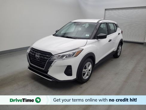 Used 2022 Nissan Kicks S FWD image 1