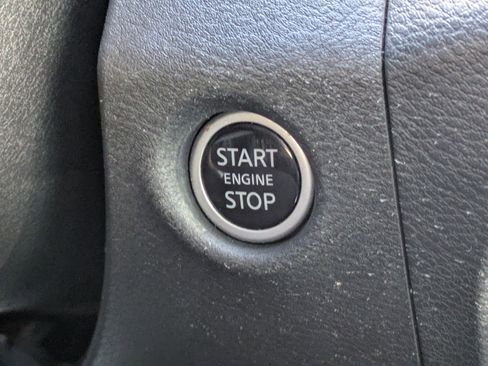 Used 2022 Nissan Frontier SV AWD/4WD image 17