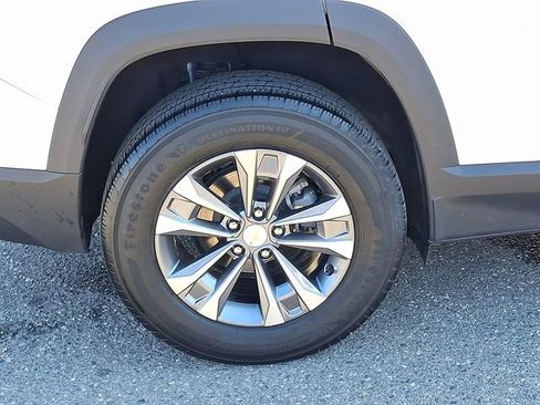 Used 2025 Chevrolet Equinox LT FWD image 23