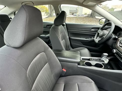 Used 2024 Nissan Altima 2.5 SV image 27