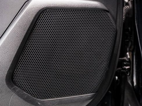 Used 2021 Toyota Highlander XLE image 23