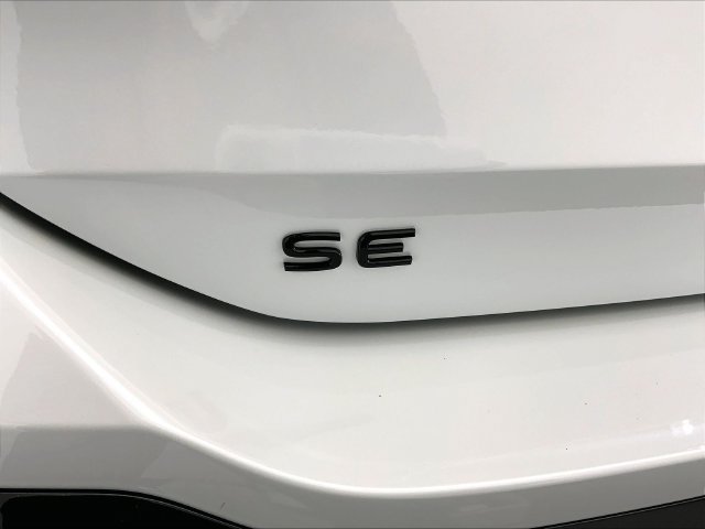 New 2026 Volkswagen Tiguan SE R-Line FWD image 13