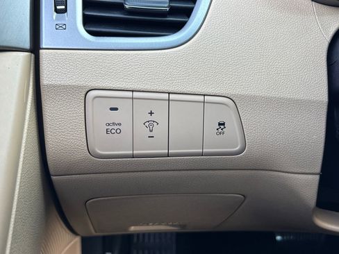 Used 2013 Hyundai Elantra GLS w/ Preferred Pkg FWD image 23