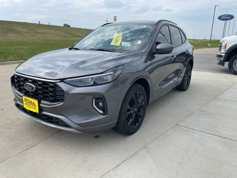 Certified 2023 Ford Escape ST-Line Elite w/ Premium Technology Package AWD/4WD image 8