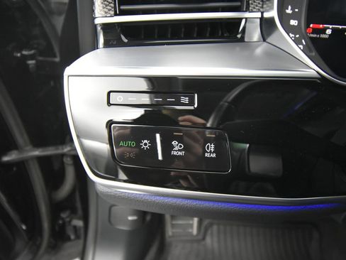 Used 2022 Audi S8 image 29