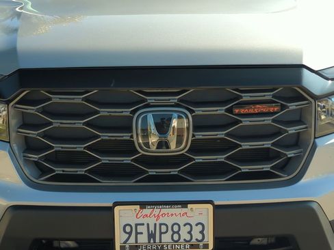 Used 2023 Honda Passport TrailSport image 9