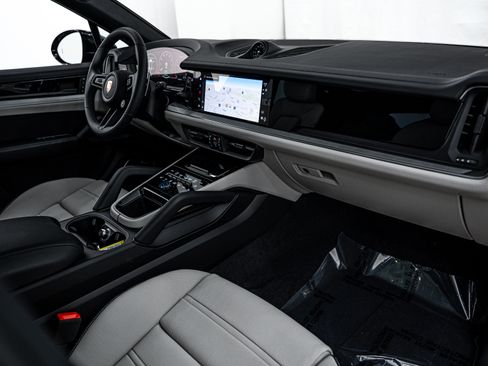 New 2026 Porsche Cayenne S image 14