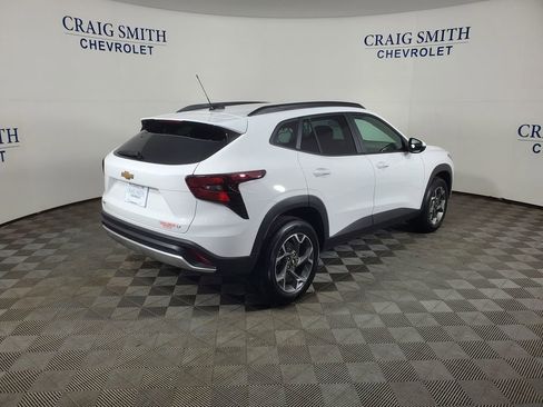 New 2026 Chevrolet Trax LT FWD image 5