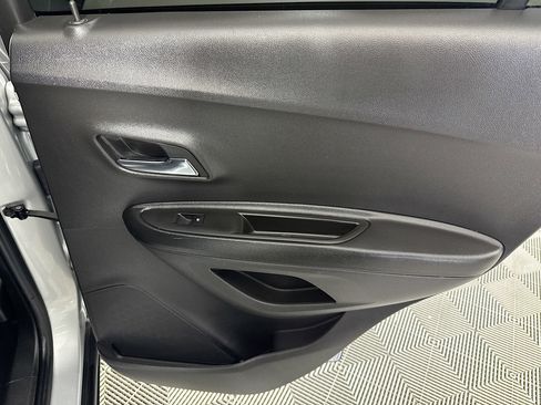 Used 2021 Chevrolet Trax LT w/ Redline Edition image 27