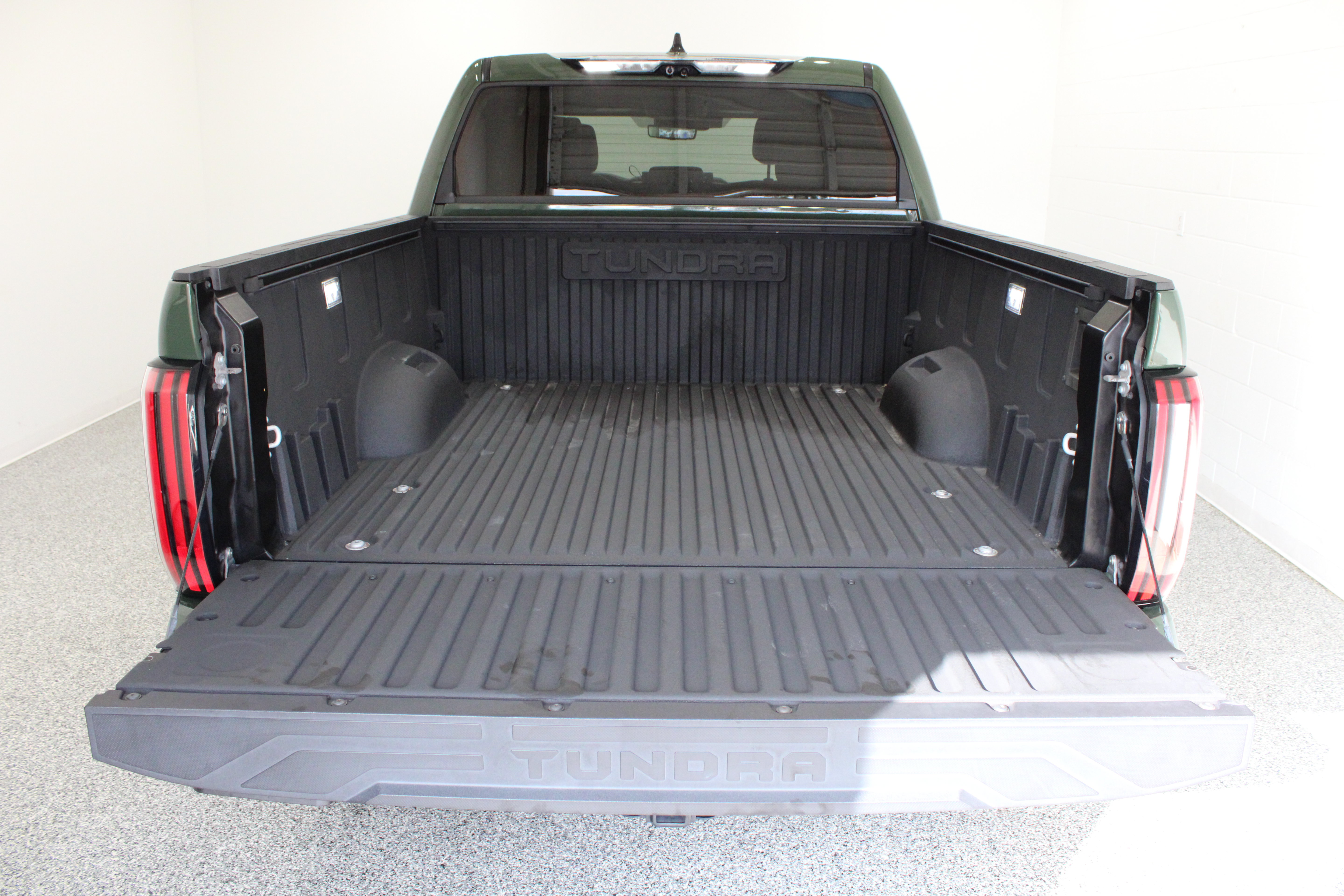 Used 2023 Toyota Tundra Limited w/ TRD Off-Road Package AWD/4WD image 9