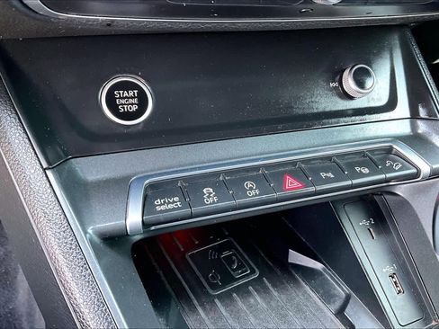 Used 2021 Audi Q3 2.0T Premium Plus image 36