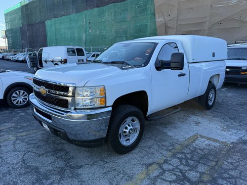 Used 2013 Chevrolet Silverado 2500 W/T image 2