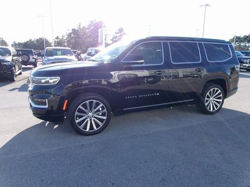 Used 2022 Jeep Grand Wagoneer Series II w/ Convenience Group III image 2