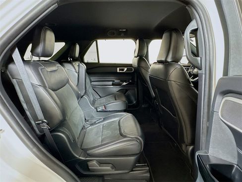 Used 2023 Ford Explorer ST image 25