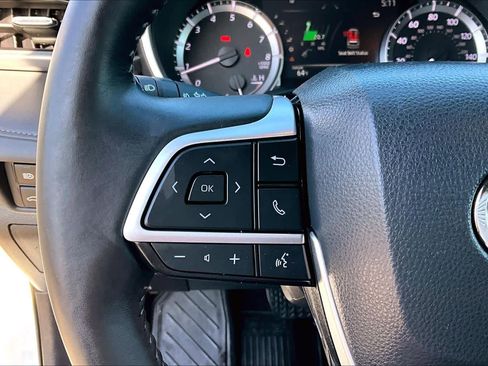 Used 2023 Toyota Highlander XSE AWD/4WD image 23