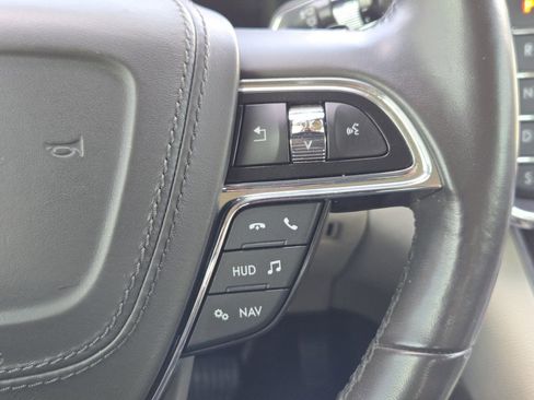 Used 2018 Lincoln Continental Reserve w/ Rear-seat Package image 25