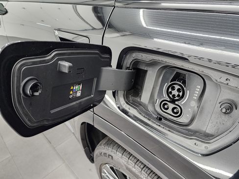 Used 2024 Jeep Wagoneer Launch Edition image 36