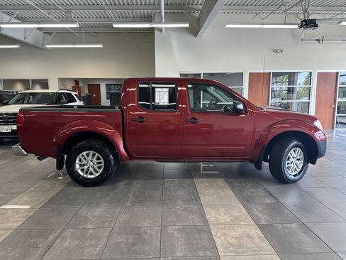 Used 2019 Nissan Frontier SV AWD/4WD image 10