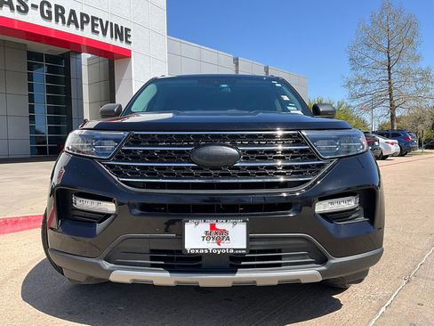 Used 2021 Ford Explorer XLT w/ Equipment Group 202A image 3