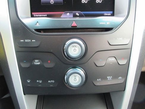 Used 2013 Ford Explorer XLT image 31