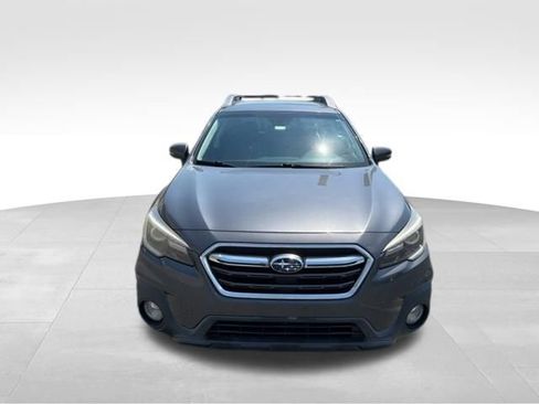 Used 2018 Subaru Outback 2.5i Limited AWD/4WD image 3