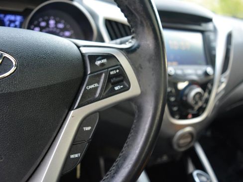 Used 2015 Hyundai Veloster w/ Option Group 02 image 17