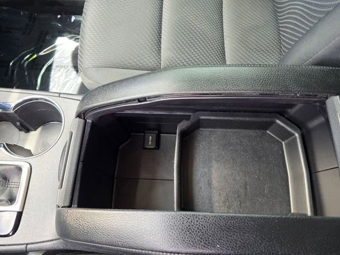 Used 2019 Toyota Highlander LE AWD/4WD image 24