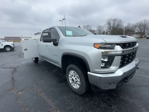 Used 2023 Chevrolet Silverado 2500 LT image 2