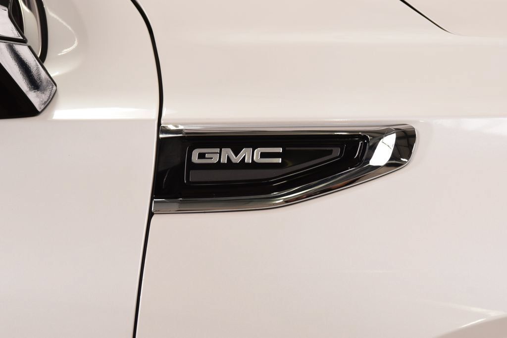 Used 2022 GMC Yukon SLT w/ SLT Luxury Package AWD/4WD image 16
