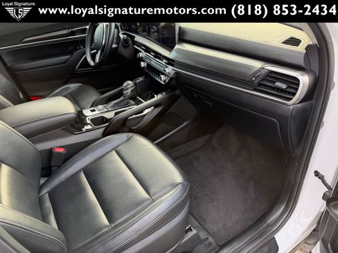 Used 2024 Kia Telluride S w/ S Sunroof Package FWD image 38