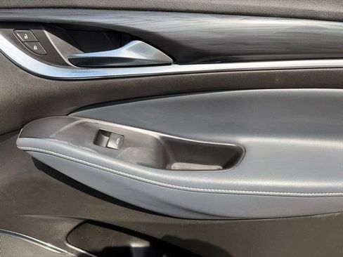 Used 2022 Buick Enclave Premium AWD/4WD image 41